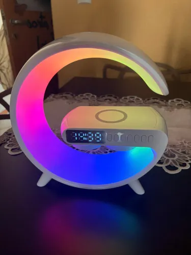 Vendo luminária com carregador por indução e caixa de som td integrado