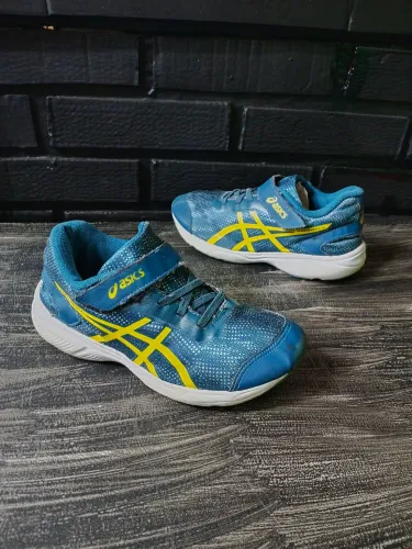 Asics infantil n31 usado.