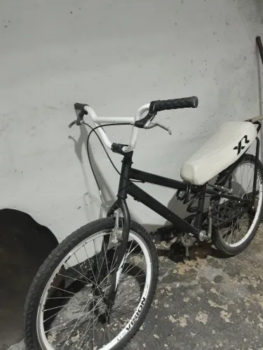 Bike montadinha aro 24 semi nova