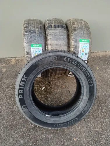 Pneu 225/65R17 novo