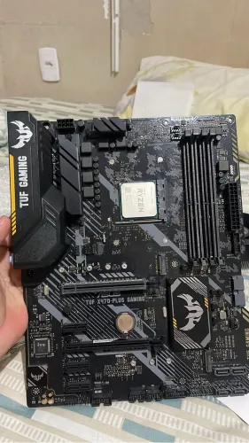 ASUS TUF X470 + RYZEN 3 2200G