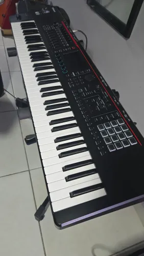 Teclado Roland Fantom 07