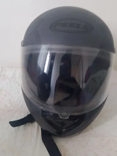 Capacete Peels novíssimo 