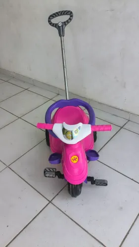 Motoca Infantil Calesita com Empurrador - Ótimo Estado