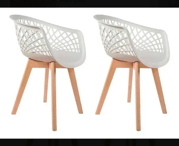 Vendo 2 cadeiras web wood branca