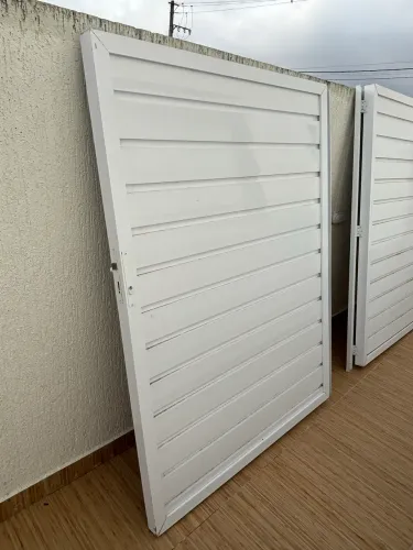 Portão alumínio branco