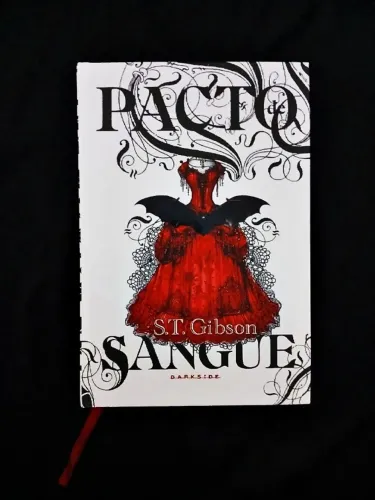 Livro - Pacto de Sangue S.T. Gibson - DarkSide Books