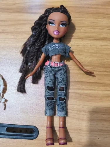 Bratz Sasha shopee