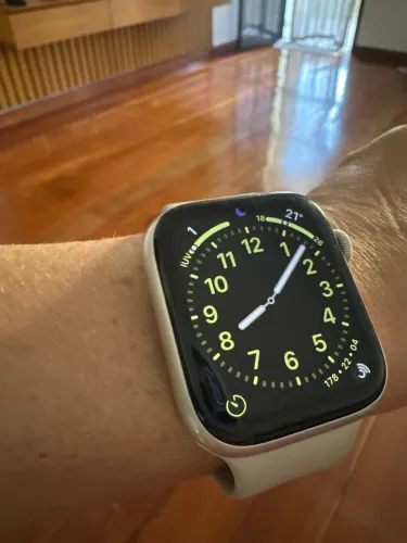 Apple Watch Series 7 (GPS, 1.614") - Caixa de alumínio estelar 