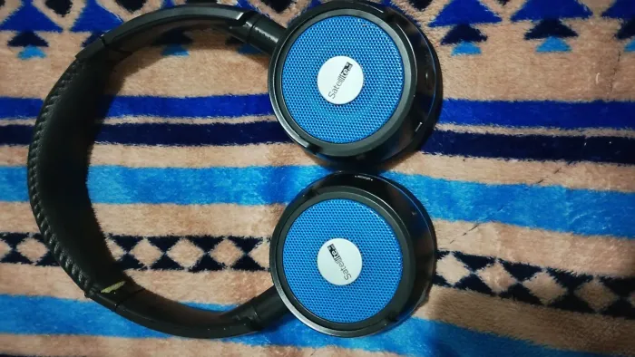 Vendo fone de ouvido não e bluetooth pega rádio toca música perfeitamente cartão sd