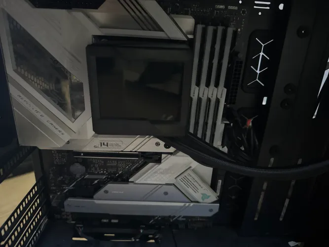 Placa mãe z690-a rog mais cpu 12700 i7 mais 32gb ddr4 3200 