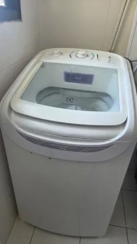 Maquina de Lavar Eletrolux 10 kg com defeito para retirada de peças