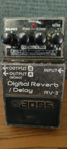 BOSS RV-3 Digital Reverb / Delay Vintage - Pink Label - Made in Taiwan