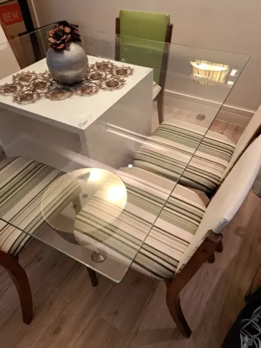 Mesa de jantar quadrada de vidro com 6 cadeiras