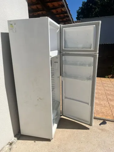 Geladeira com defeito 
