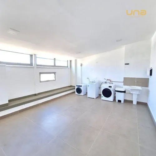Studio Mobiliado e Equipado com 34m² | 50m do Shopping Muller | Centro Cívico