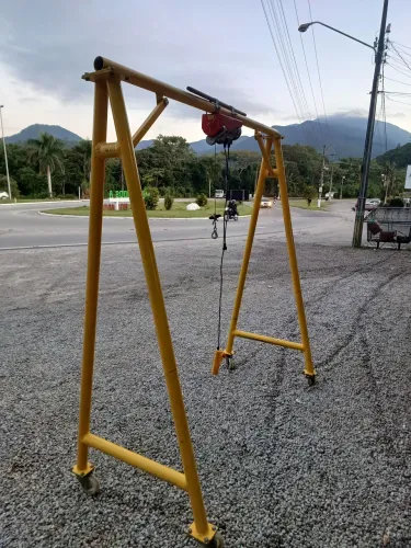 Portico Rolante 2m + Talha Elétrica LPX 300kg 220V 1,85 largura x 2 altura