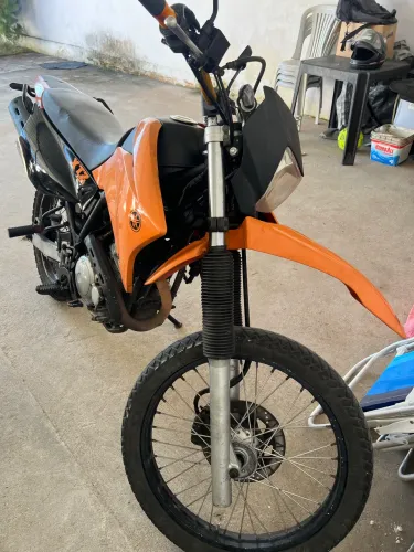 Xtz lander 250 / 13.000,00 a mais barata da OLX