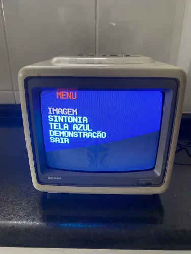 Tv Semp 1020 em bom estado