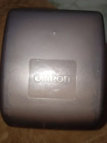 Aparelho de Pressão OMRON 6124 a Pilha em Perfeito Estado.