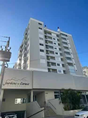 Excelente apto 2 dormitórios sendo 1 suíte, ambos com armários embutidos e splits, bwcs co