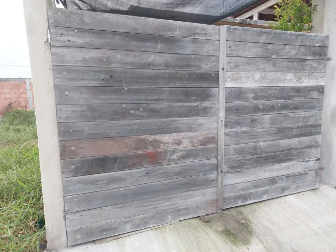 Vendo portões de garagem e Social