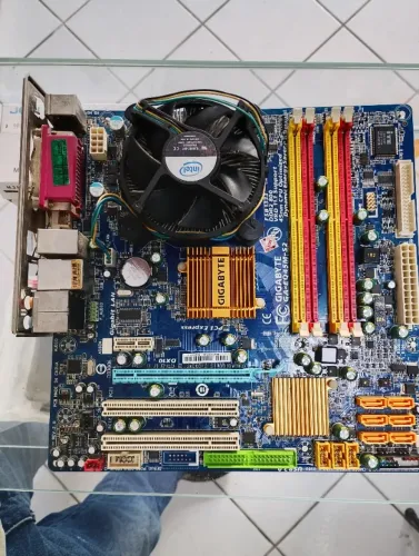 Placa mãe e processador Core 2 Quad