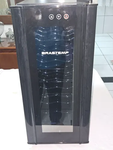 Adega Climatizada Brastemp BZC12B Display Digital, 10 garrafas