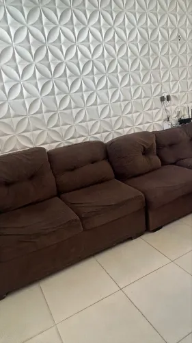 Vendo sofá 3 assentos e uma poltrona