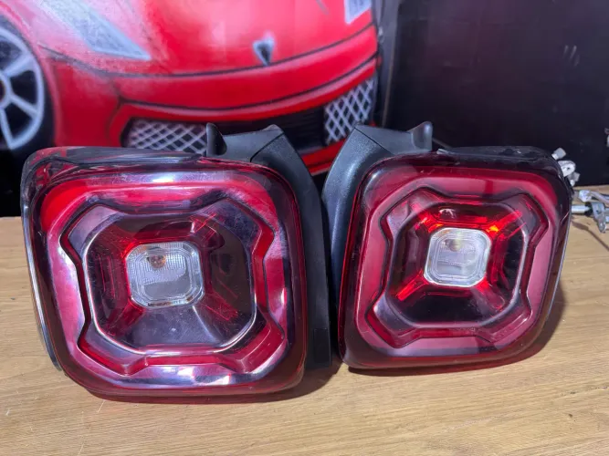 Par lanternas Renegade 2021