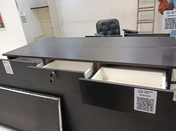 BANCADA DE SALÃO COM ESPELHO /BANCADA 450,00 ESPELHO 450,00 INDIVIDUAIS