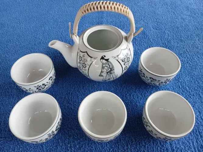Jogo de Chá Japonês em Porcelana 
