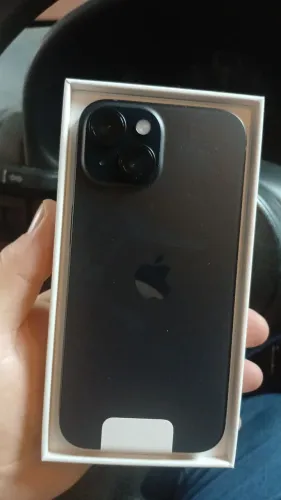 Iphone 15 preto novo pelo preço de usado. 128 gb.