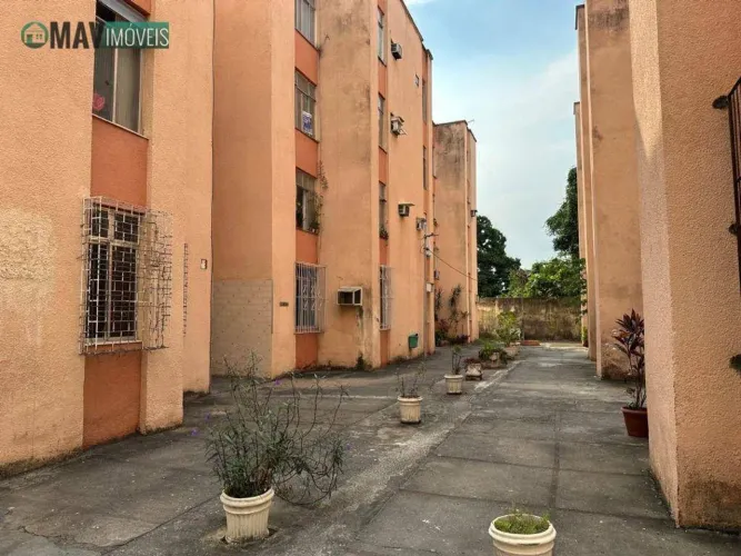Apartamento com 1 dormitório para alugar, 50 m² por R$ 1.242,64/mês - Vila Valqueire - Rio