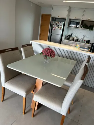 Mesa de Jantar - 4 cadeiras