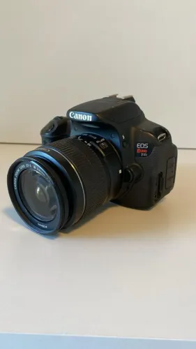 Câmera Canon EOS T4i - apenas 7.6k cliques - Ótimo estado