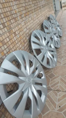 VENDO 4 CALOTA ORIGINAL TOYOTA YARIS