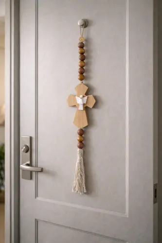 Enfeite de Porta Divino Espírito Santo Madeira Proteção e Fé PROMOÇÃO