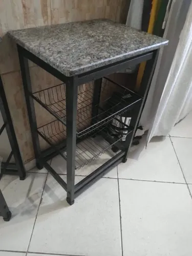 Fruteira com tampo de granito