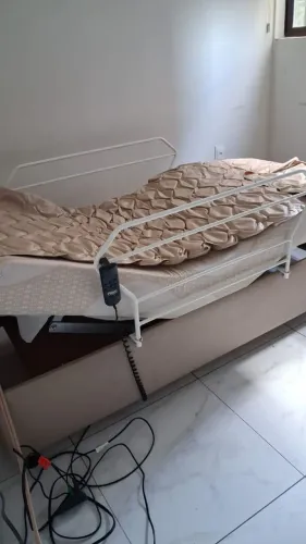 Cama box hospitalar