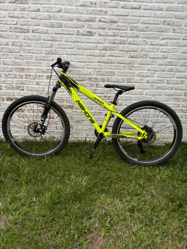 Bicicleta aro 26 ótima para passeios em família 