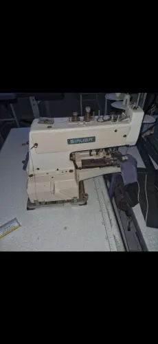 Botoneira siruba com motor convencional. <br>Está em ótimo estado.<br>Valor 2.850,00