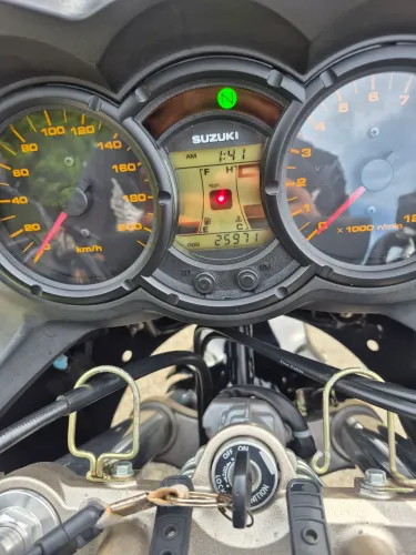 Suzuki V-Strom DL 650 2012 - Apenas 26k km - Relíquia de Garagem (Placa A)