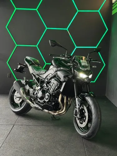 KAWASAKI Z900 ALL BLACK 2026