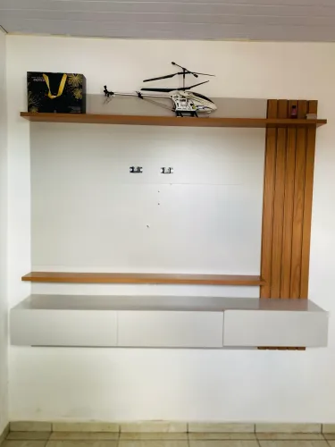 Painel de TV em MDF ripado