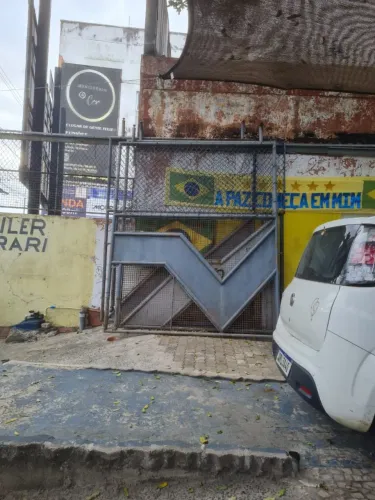 Vende-se três portões
