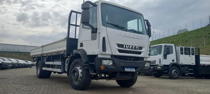 Iveco 170E21 4X2 Toco carroceria BAIXO KM