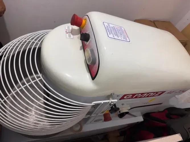 Masseira G Paniz 25L nunca usada 