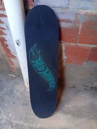 Vendo lindo skate bem conservado estado de novo para seu lazer e suas pequenas viagens