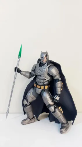 Action Figure Batman Armored Battle Damaged - Ben Affleck - Foundjoy 19cm - Edição Colecio